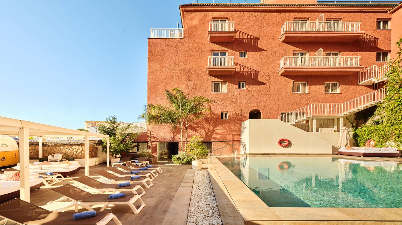 Hotel-Fenix-Torremolinos---Adults-Only-Recommended-Pool-1