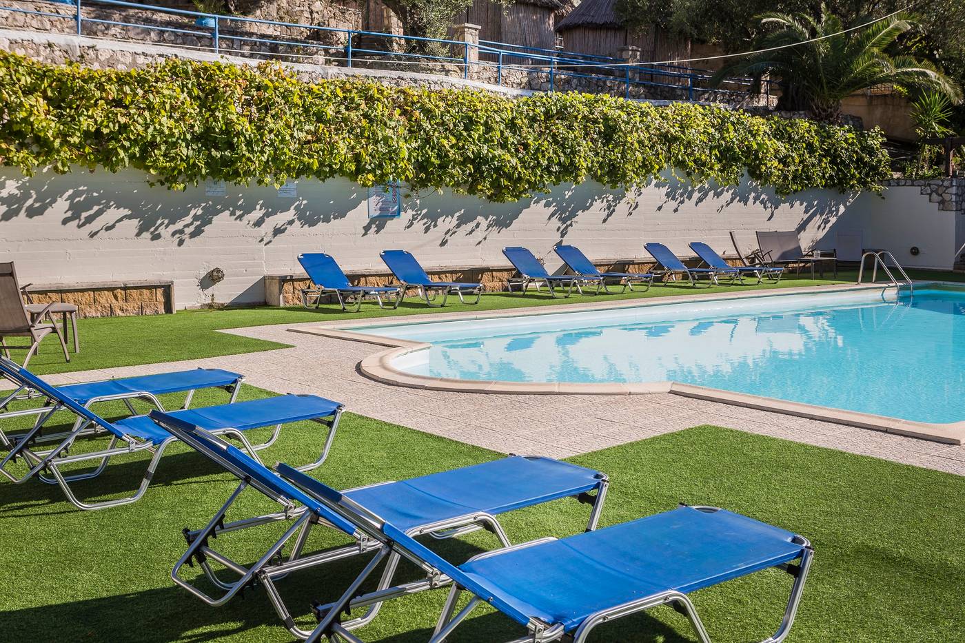 Metaxatos-Apartments-Pool-12