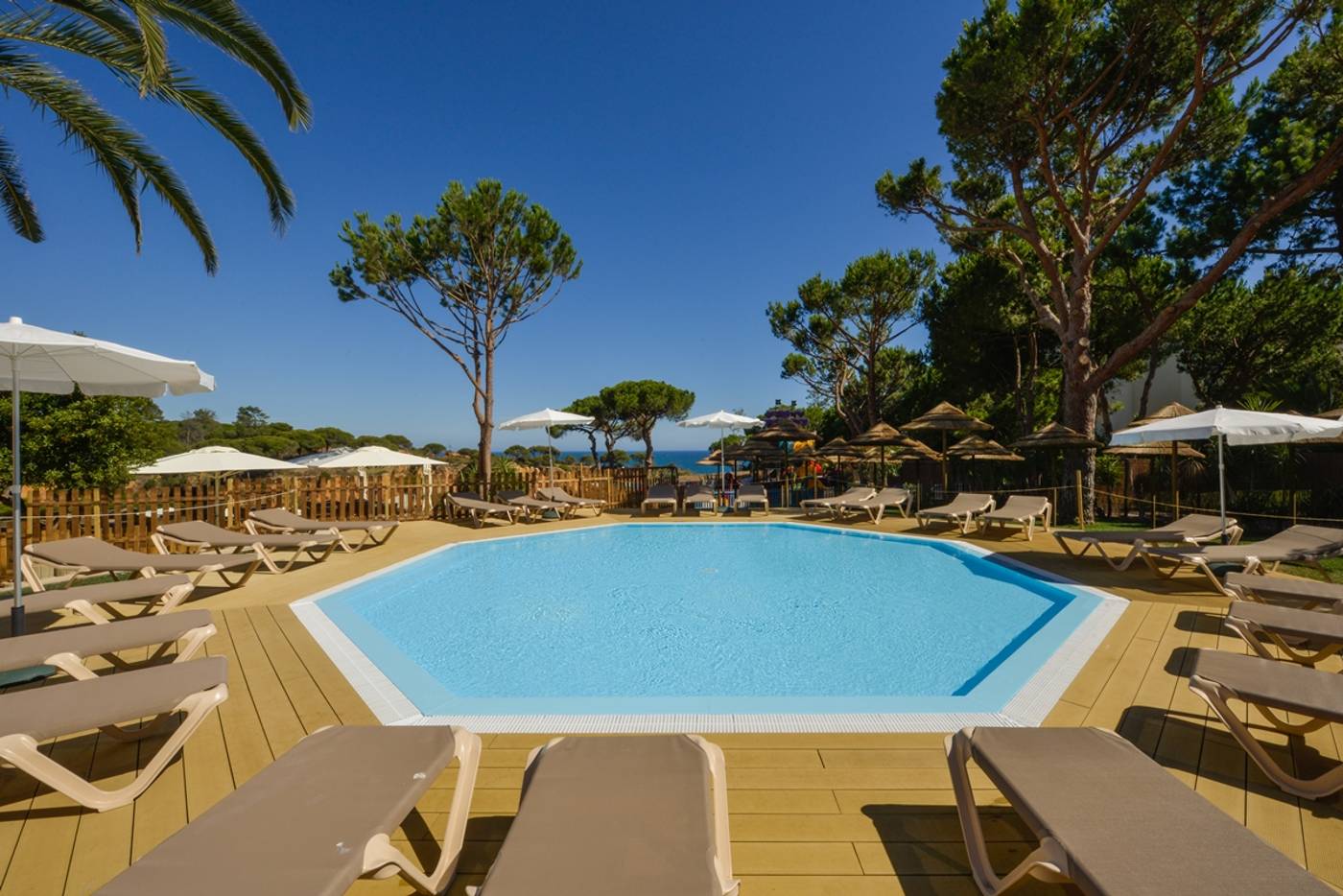 08.10.25 3HB Falesia Beach