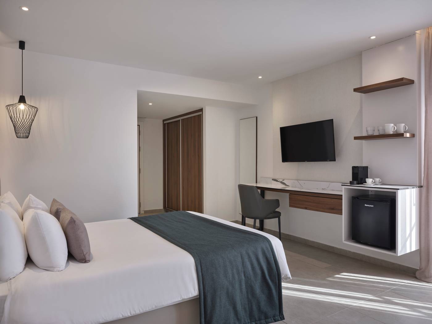 Panas-Holiday-Village-Room-21