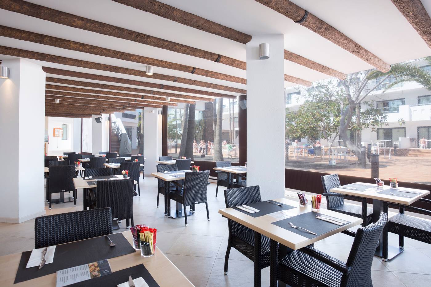 Be-Live-Experience-Lanzarote-Beach-Restaurant-31