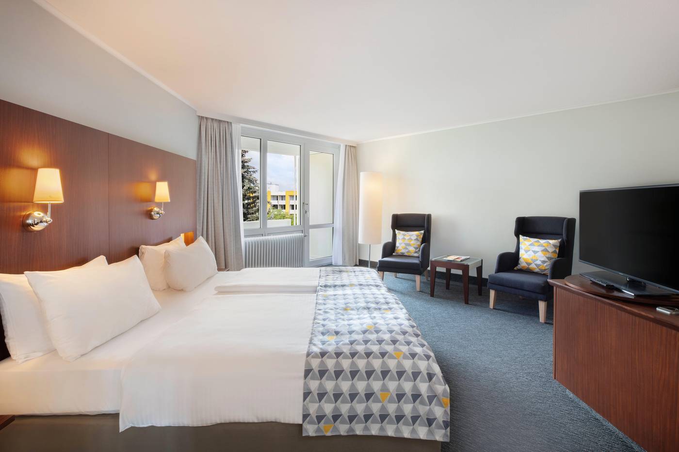 Holiday-Inn-Munich-South-Room-25