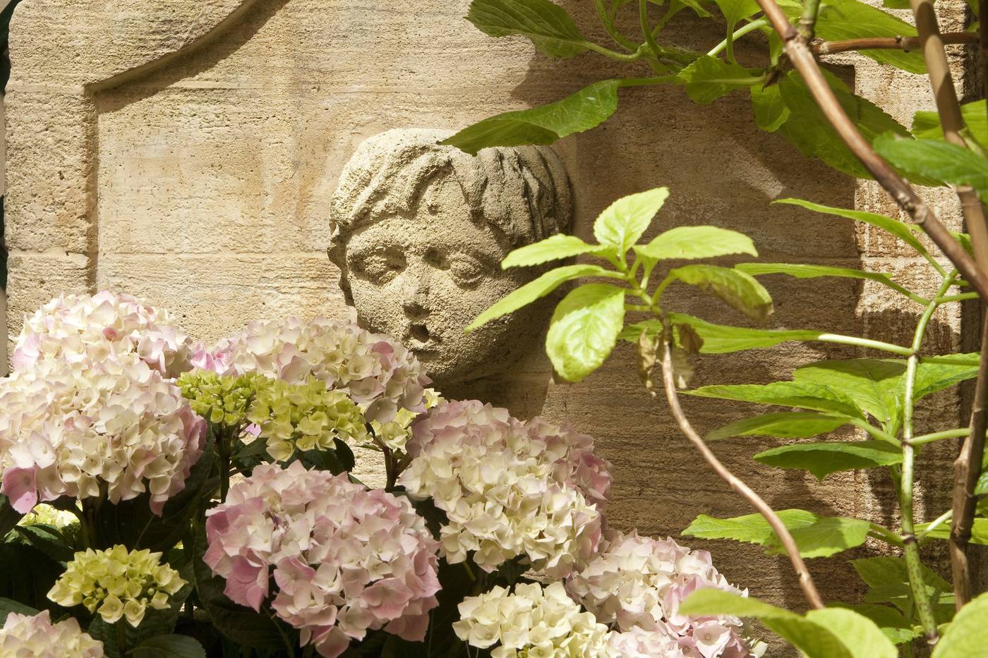 Chambiges-Elysees-Lobby-12