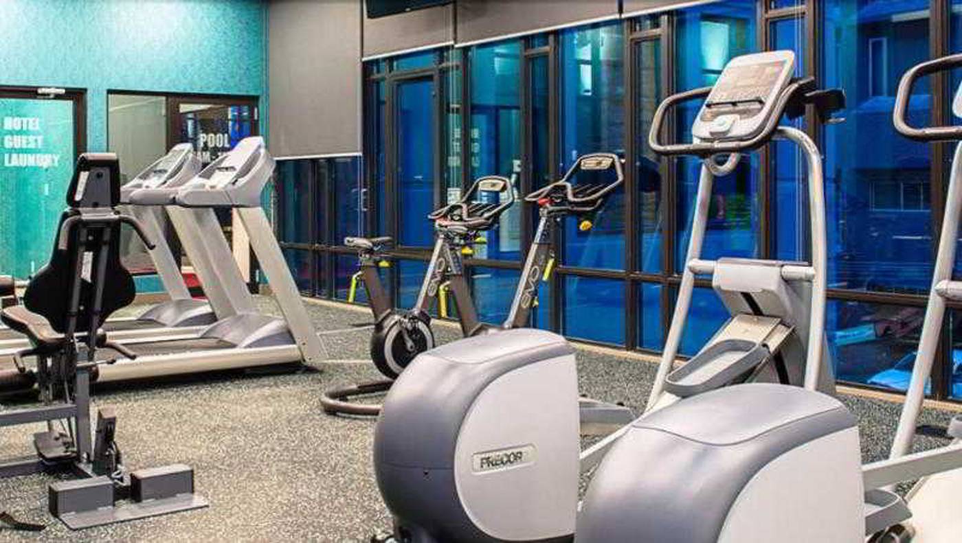 Hotel-Blu-Sports-and-Entertainment-55