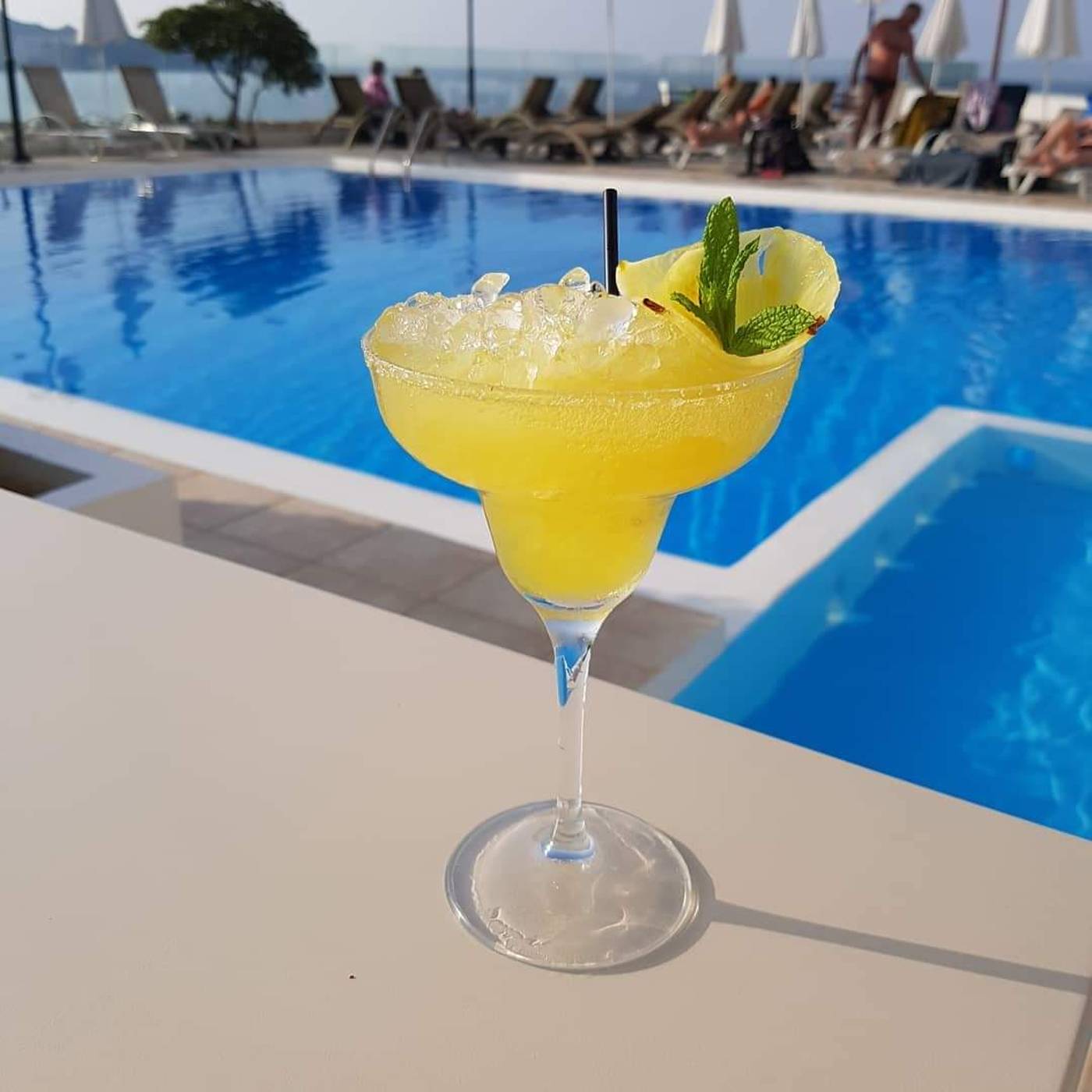 Top-Hotel-Pool-13