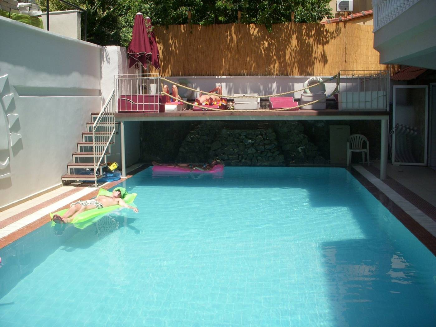 Sunrise-Apartments-Pool-4