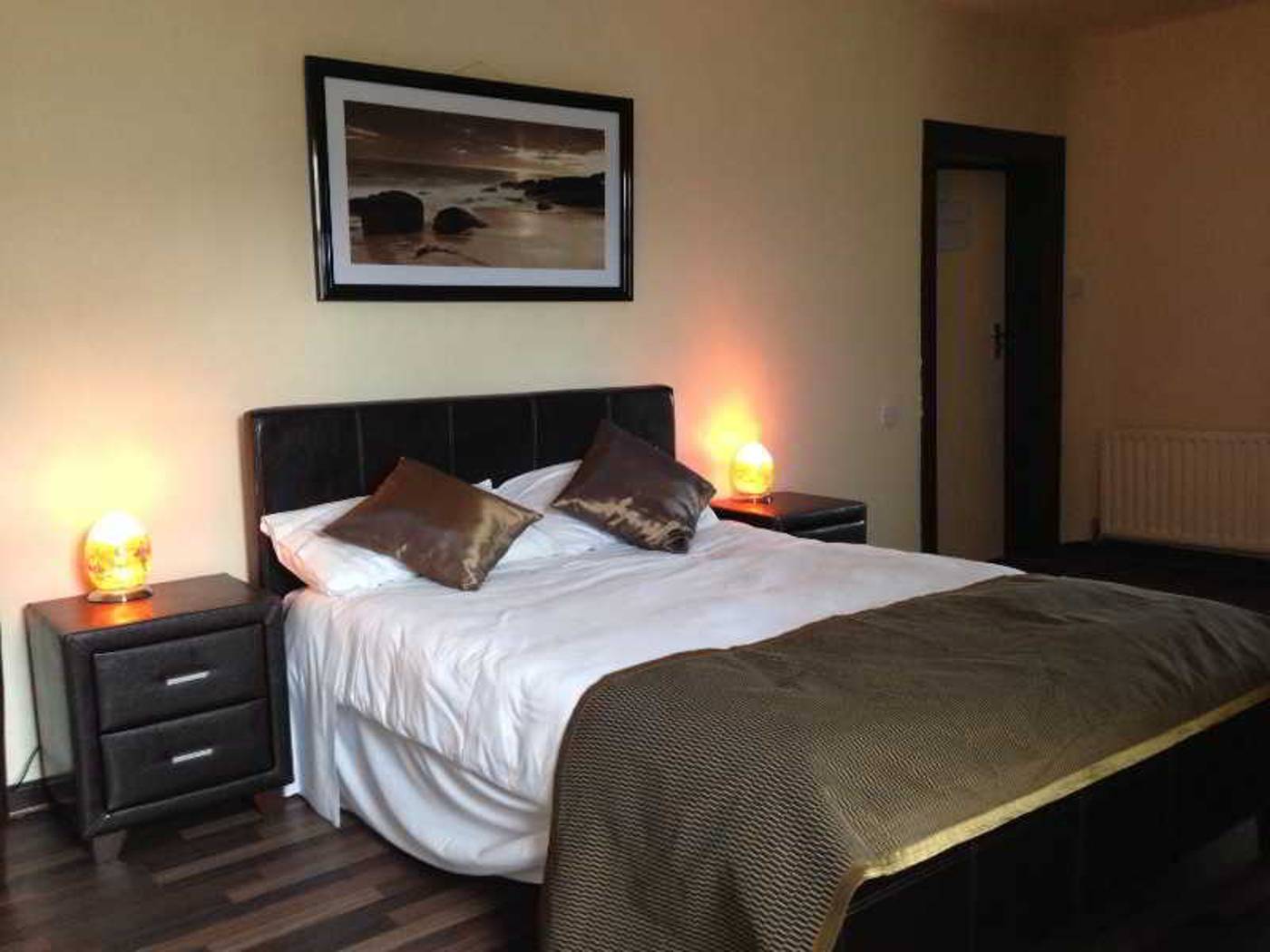 Maddens Bridge Bar and Restaurant - Ireland - co donegal - Room - 7