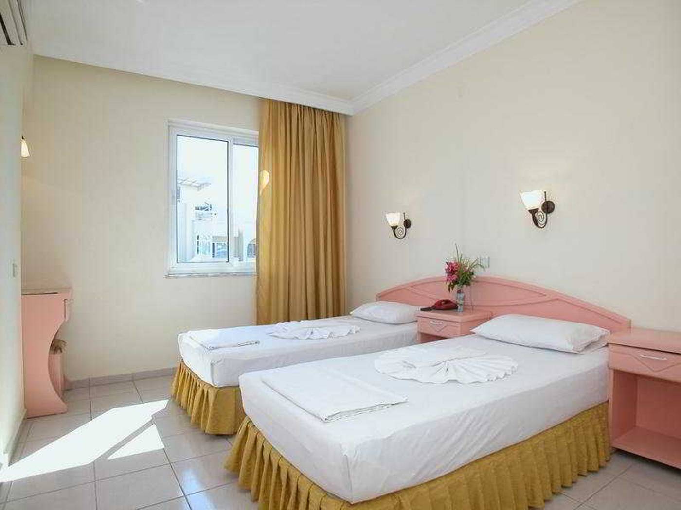 Club-Sun-Smile-Room-13