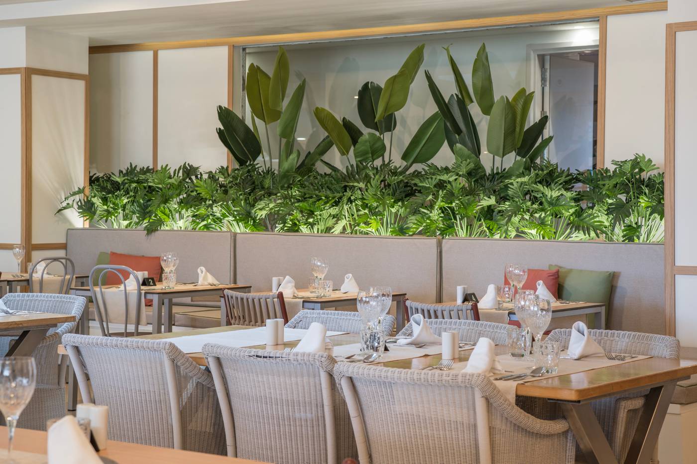 Hotel-LIVVO-Anamar-Suites-Restaurant-47