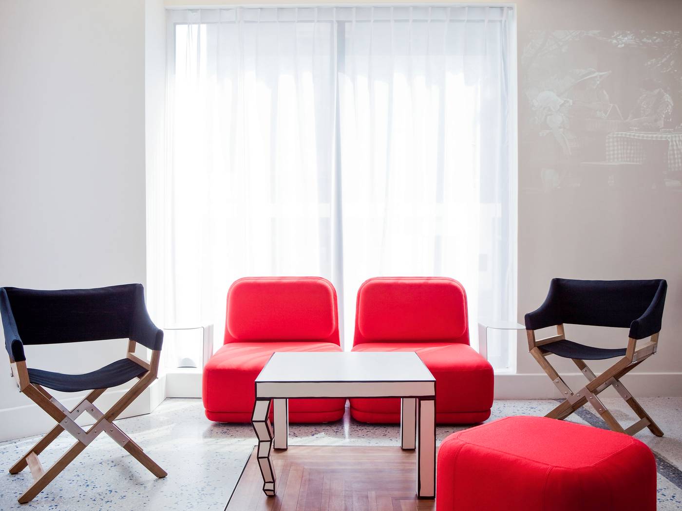 ibis-Styles-Paris-Mairie-de-Montreuil-Lobby-14