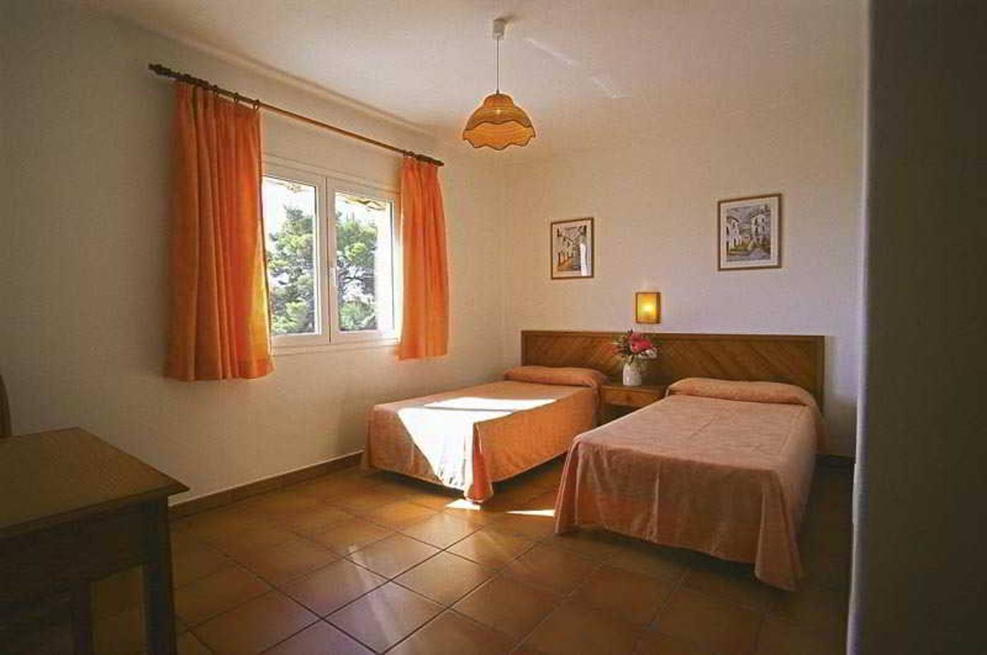 Benet-Los-Pinares-Apartments-Room-12
