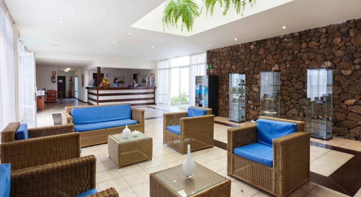 Blue-Sea-Apartamentos-Costa-Teguise-Beach-General-view-26