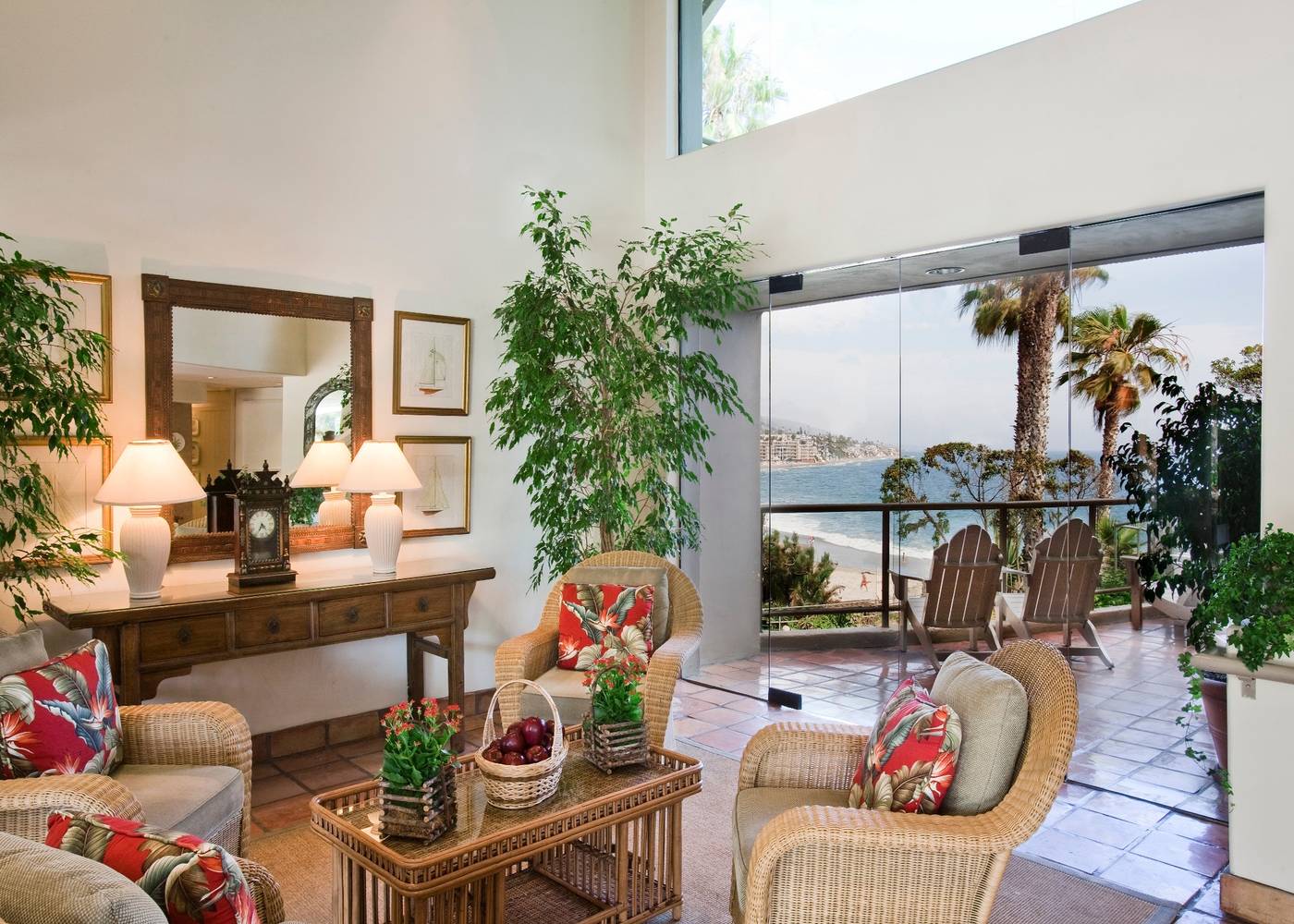 Casa-Loma-Beach-Hotel--formerly-The-Inn-at-Laguna-Lobby-5