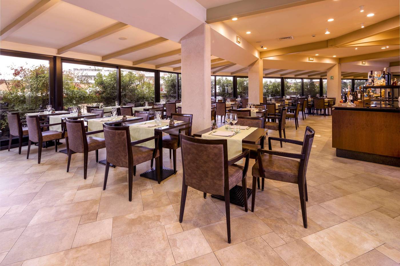 Best-Western-Plus-Hotel-Galles-Restaurant-17