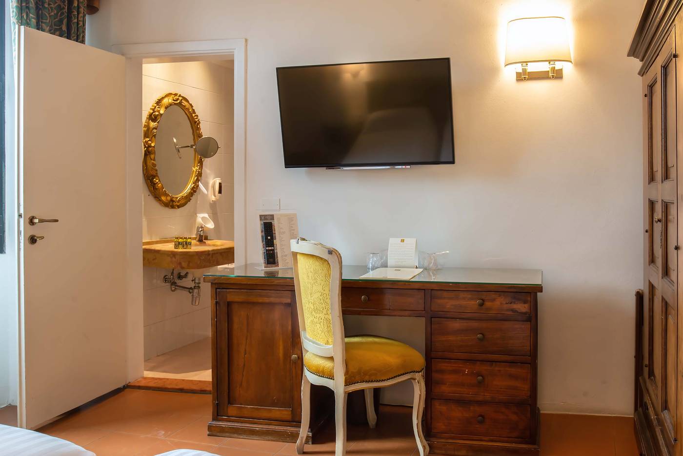 Machiavelli-Palace-Room-8