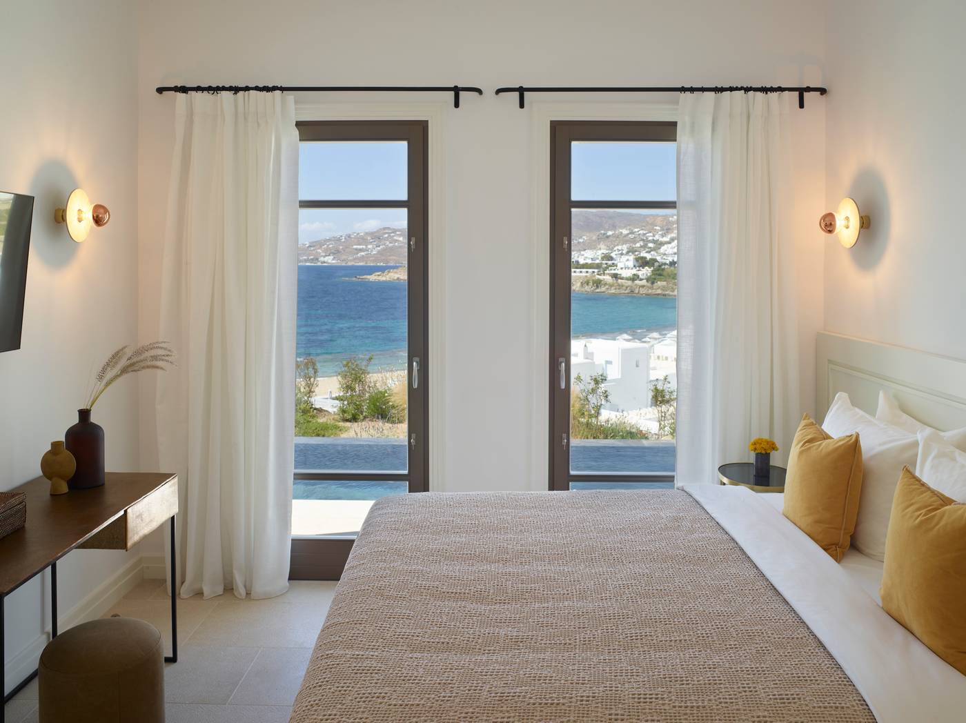 Bonzoe-Suites---Villas-Room-25