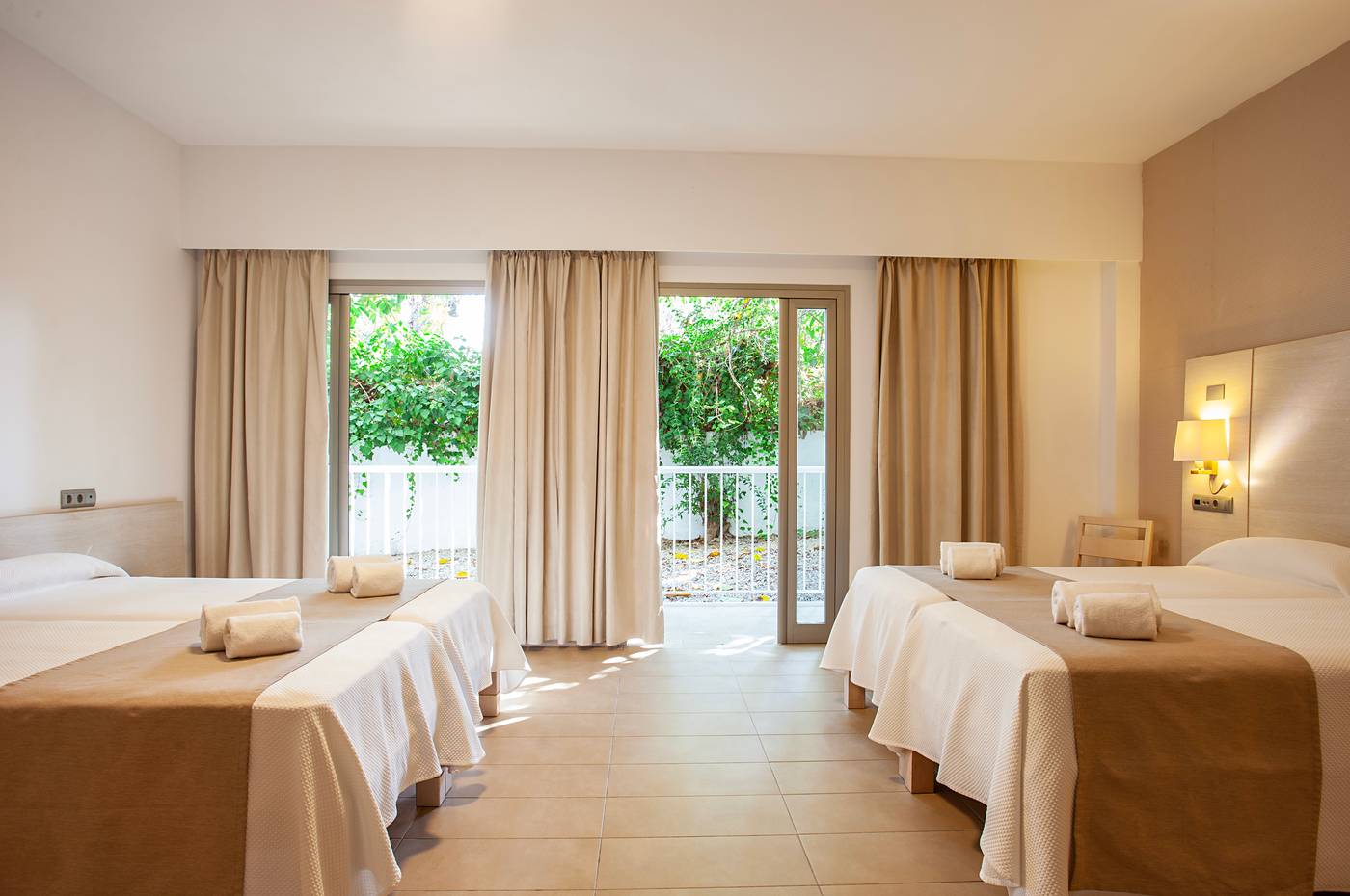 Puchet-Hotel-Room-39