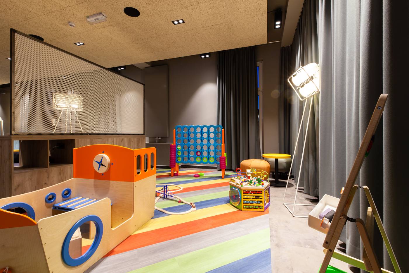 Harry's XL Hotel Salzburg-Austria-Salzburg-Lobby-4