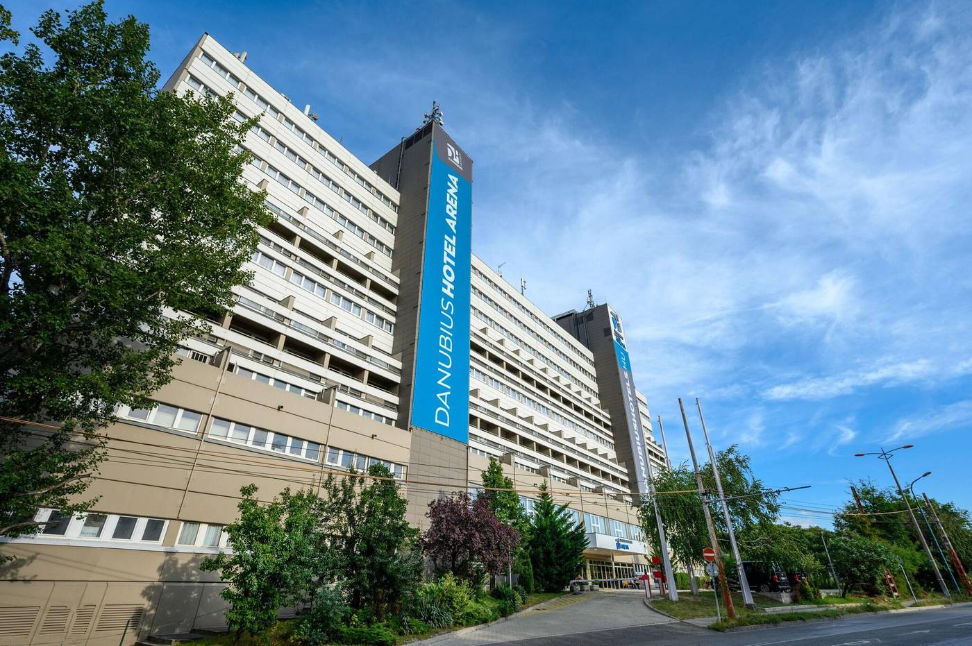 Danubius-Hotel-Arena-General-view-1