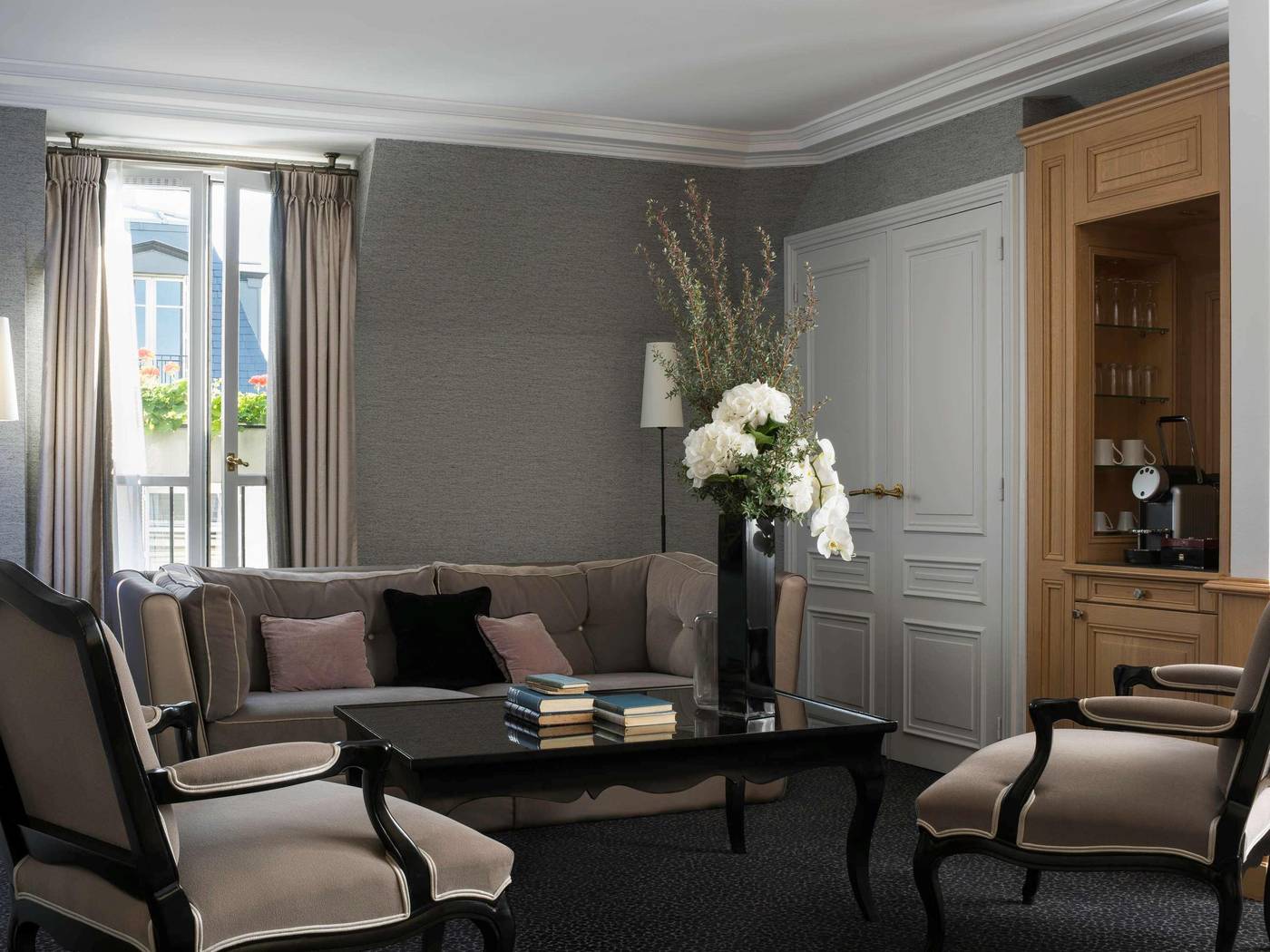 Baltimore-Paris-Room-37