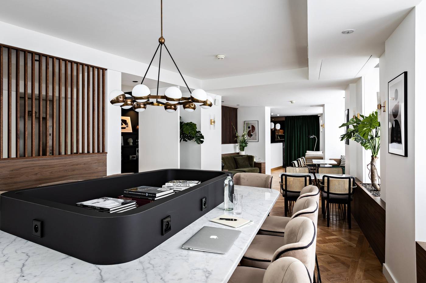 Holiday-Inn-Paris-Palais-de-lElysee-General-view-3