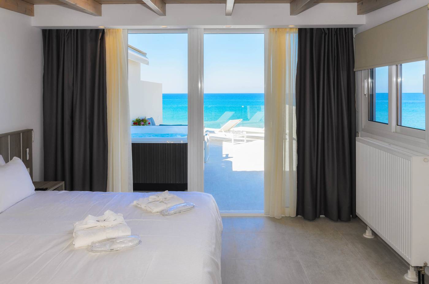 Iakinthos-Tsilivi-Beach-Room-25