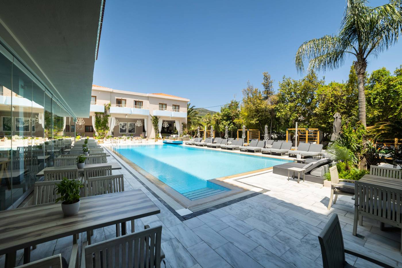 La-Piscine-Art-Hotel---Adult-Only-Pool-9