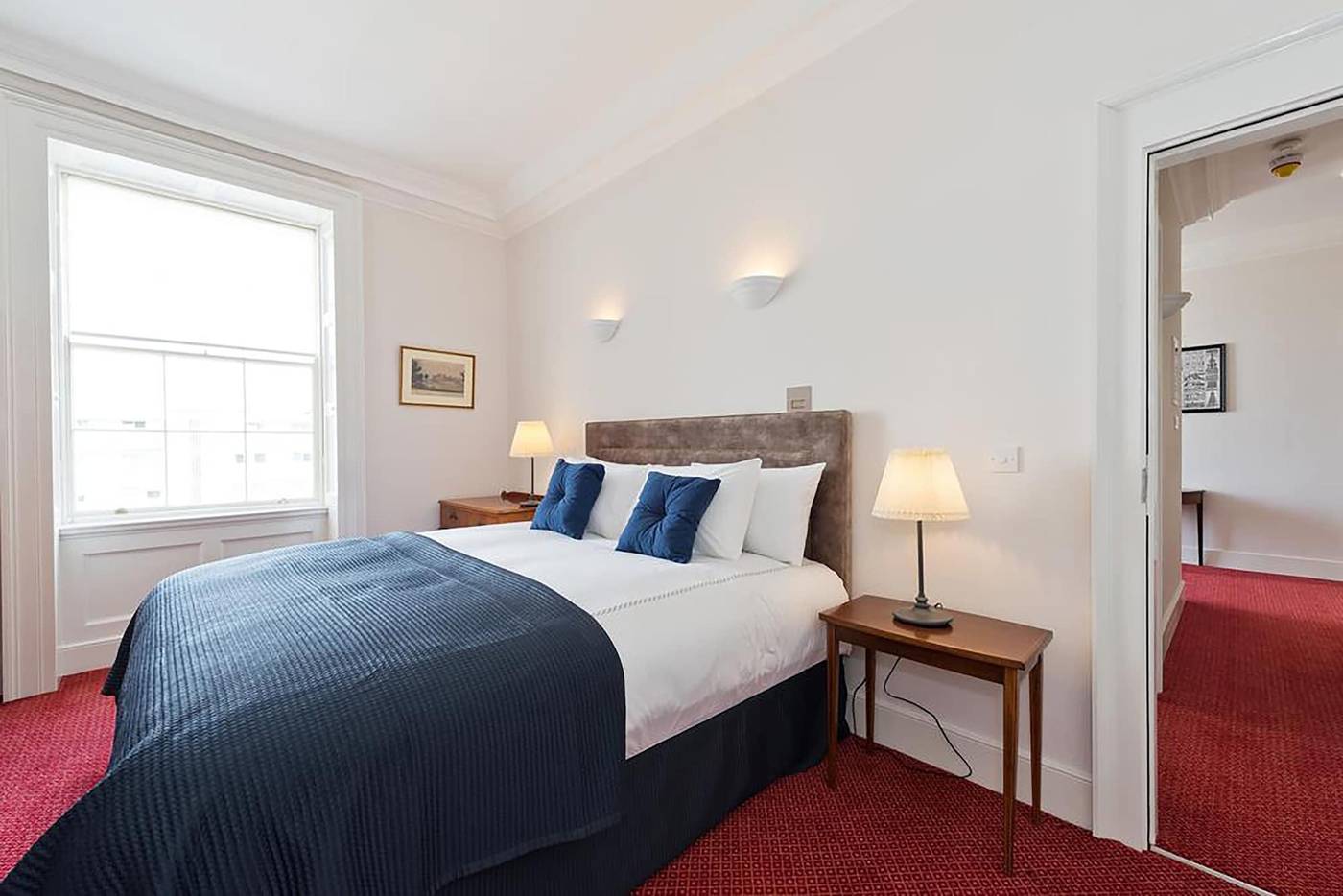Henrietta-Suites-City-Centre-Room-18