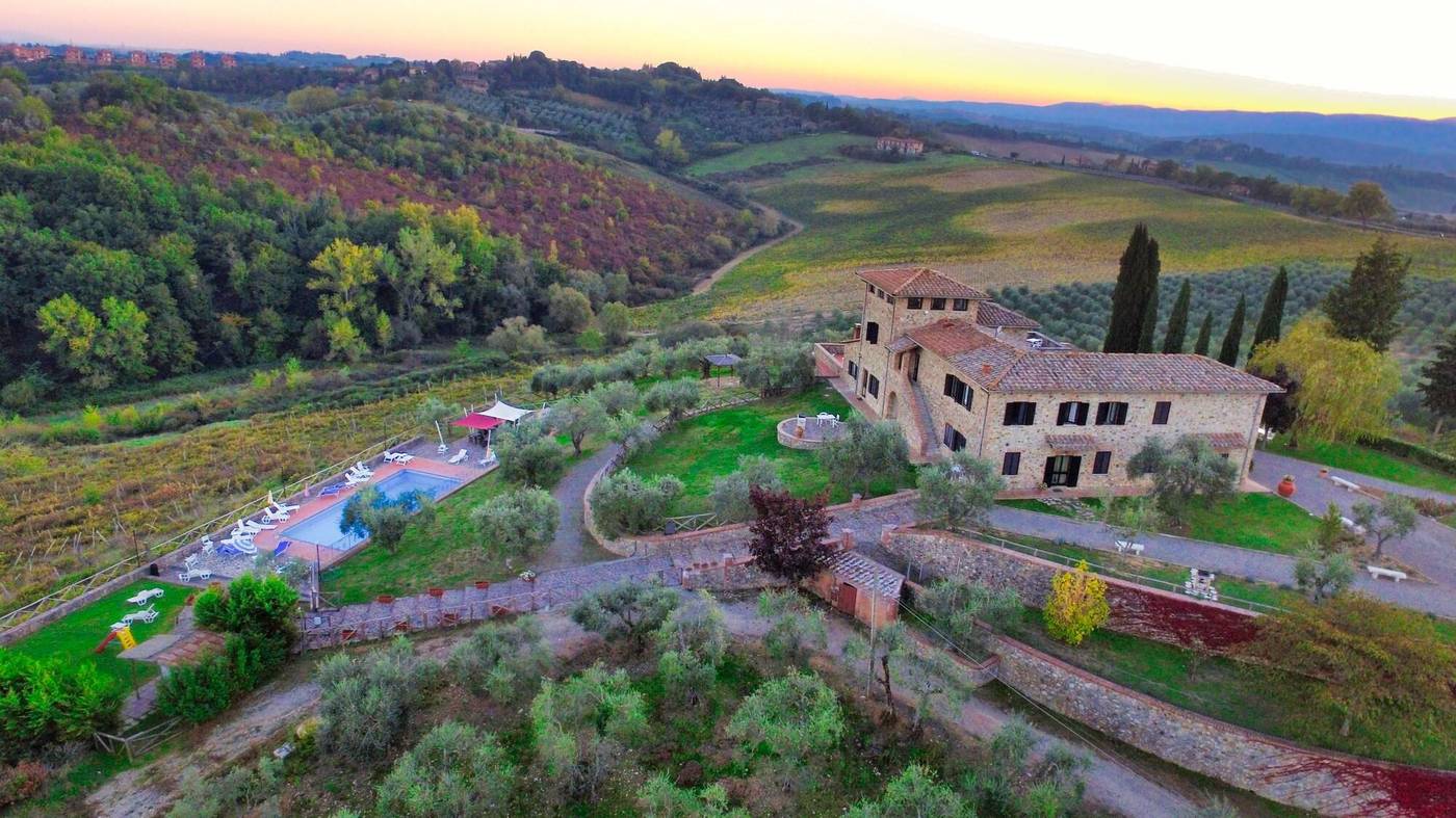 La-Loggia-Villa-Gloria-Sports-and-Entertainment-48