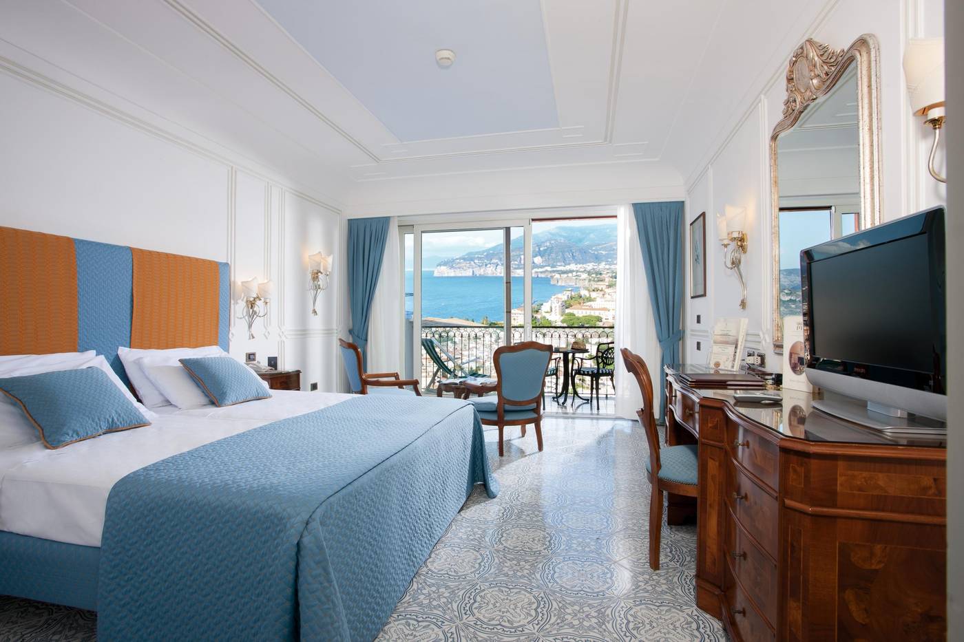 Grand-Hotel-Capodimonte-Room-21