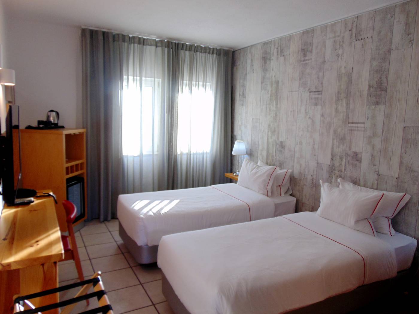 Hotel-Carvoeiro-Sol-Room-10