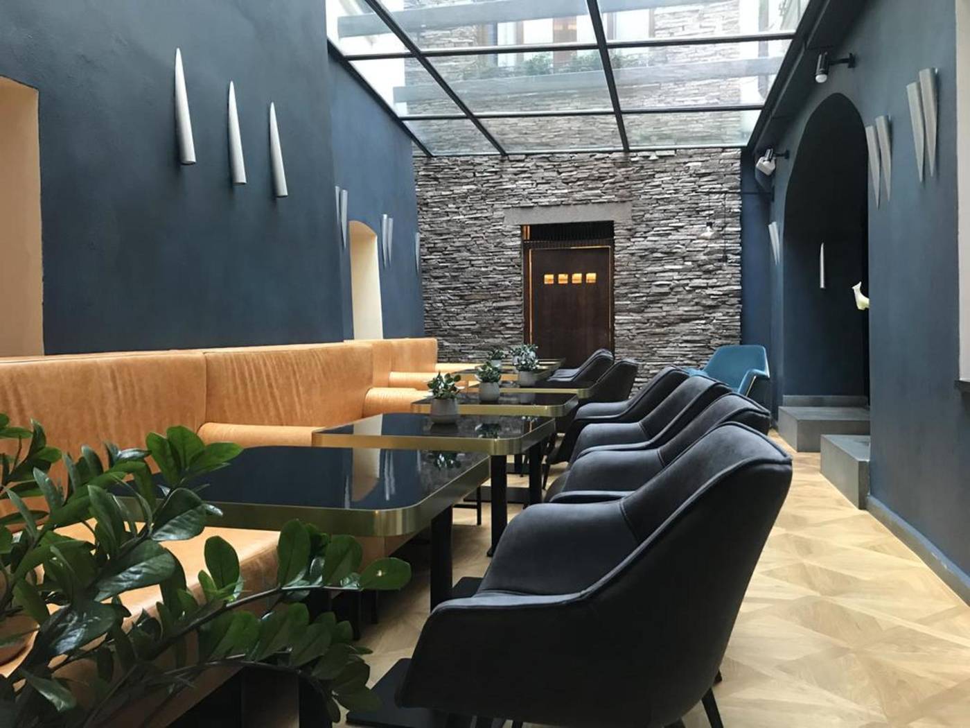 Design-Hotel-Neruda-Restaurant-5