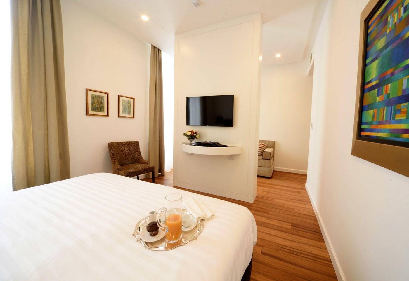 900-Piazza-Del-Popolo-Room-31