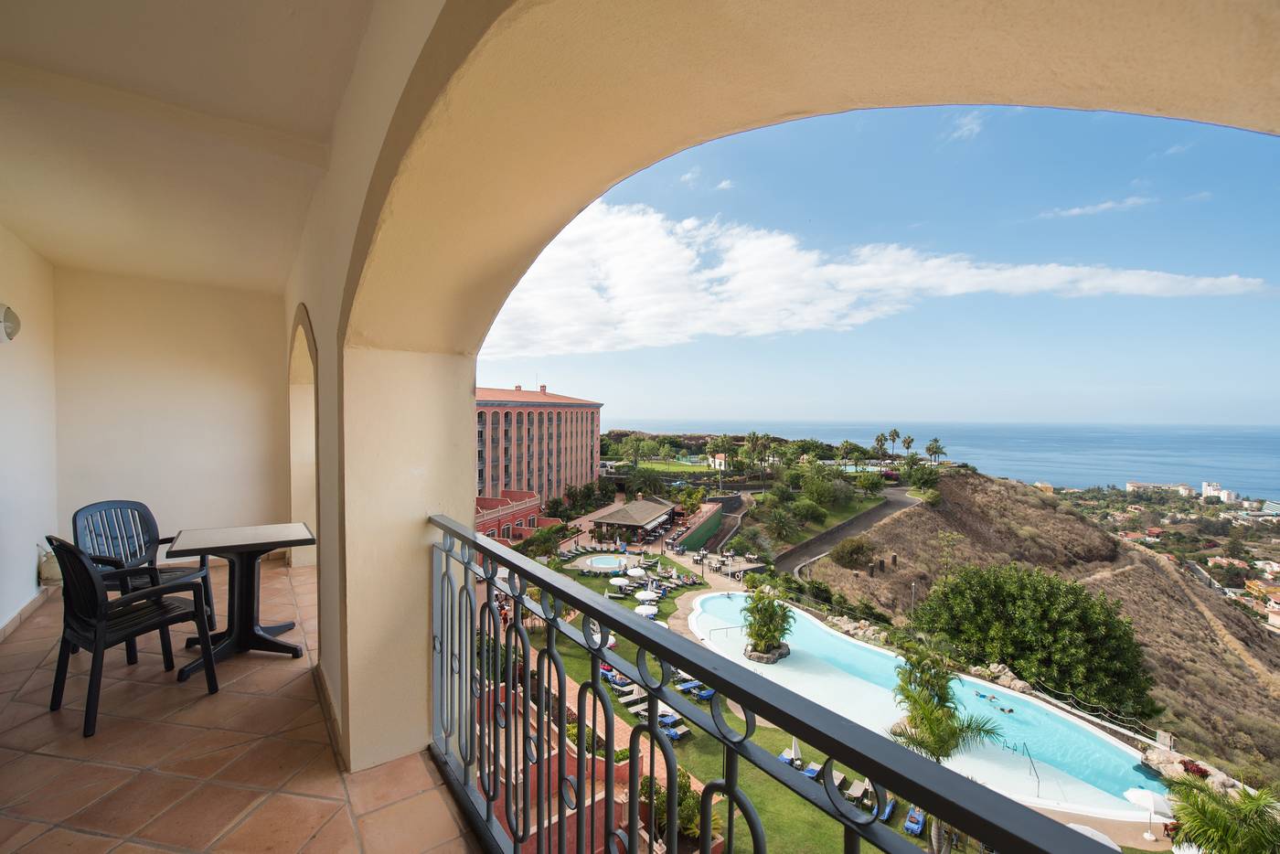 Hotel-Las-Aguilas-Tenerife-Affiliated-by-Melia-Room-13