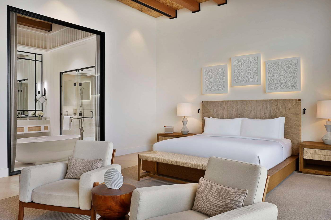 Maysan-Doha--LXR-Hotels---Resorts-Room-10