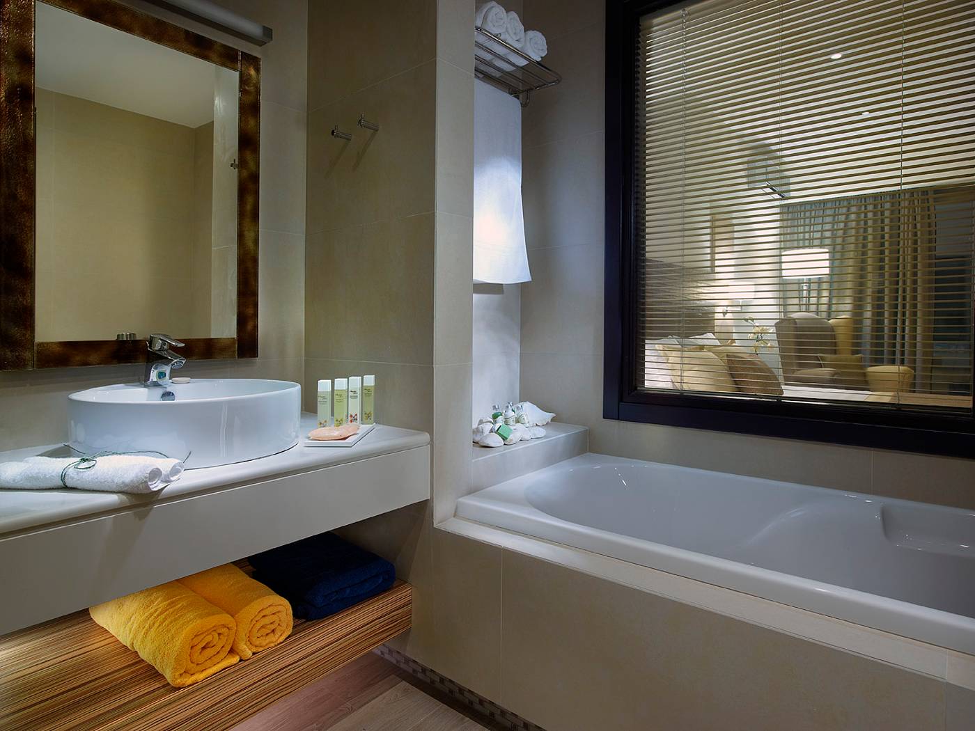Filion-Suites-Resort---Spa-Room-32