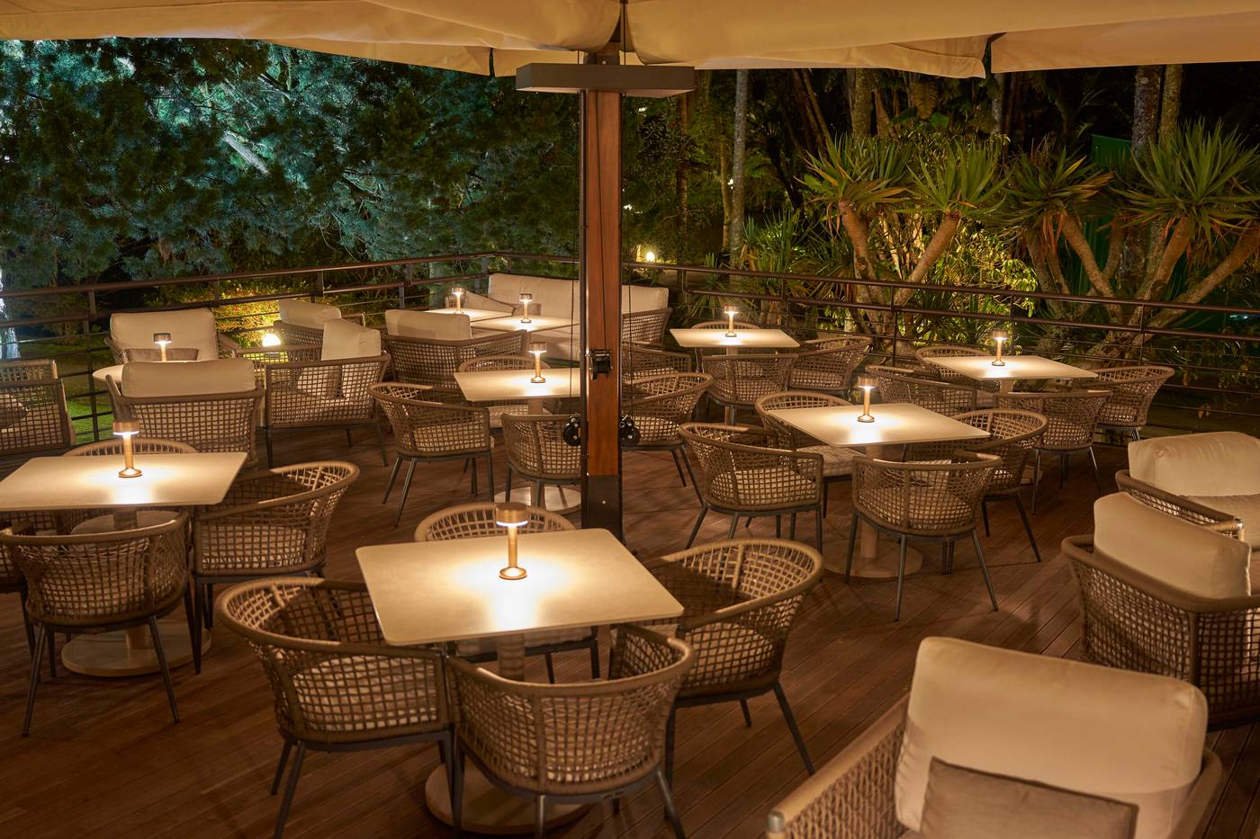 Terra-Nostra-Garden-Hotel-Bar-18