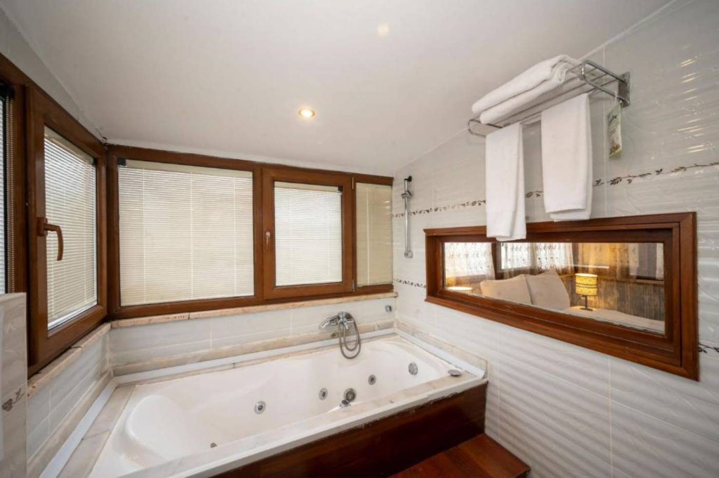 Kupeli-Palace-Room-32