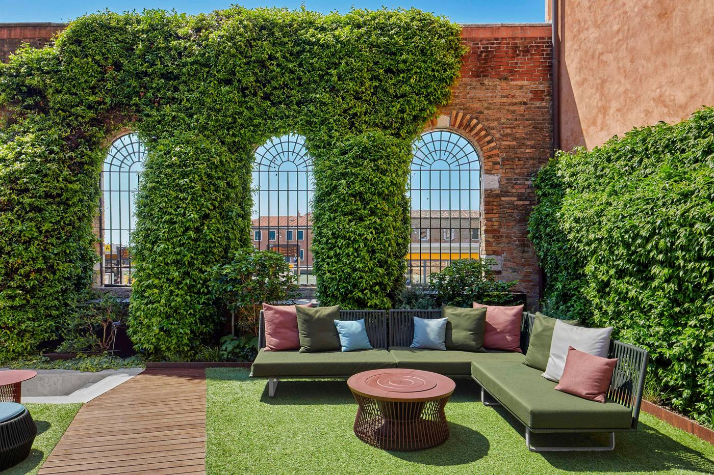 Hyatt-Centric-Murano-Venice-Pool-63