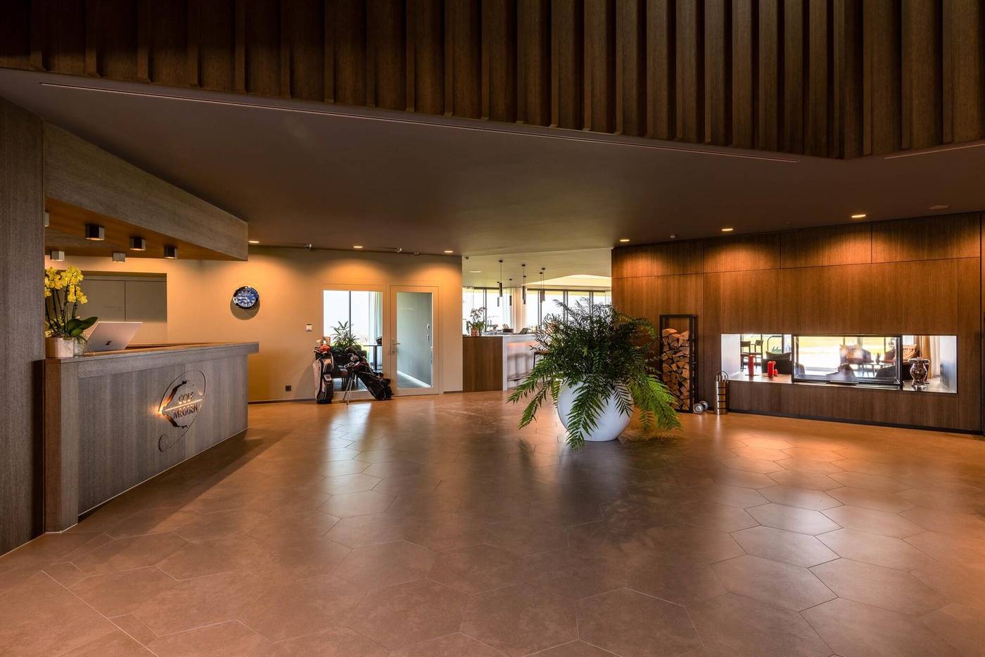 Gasthaus Badhof-Switzerland-Meggen-Lobby-7