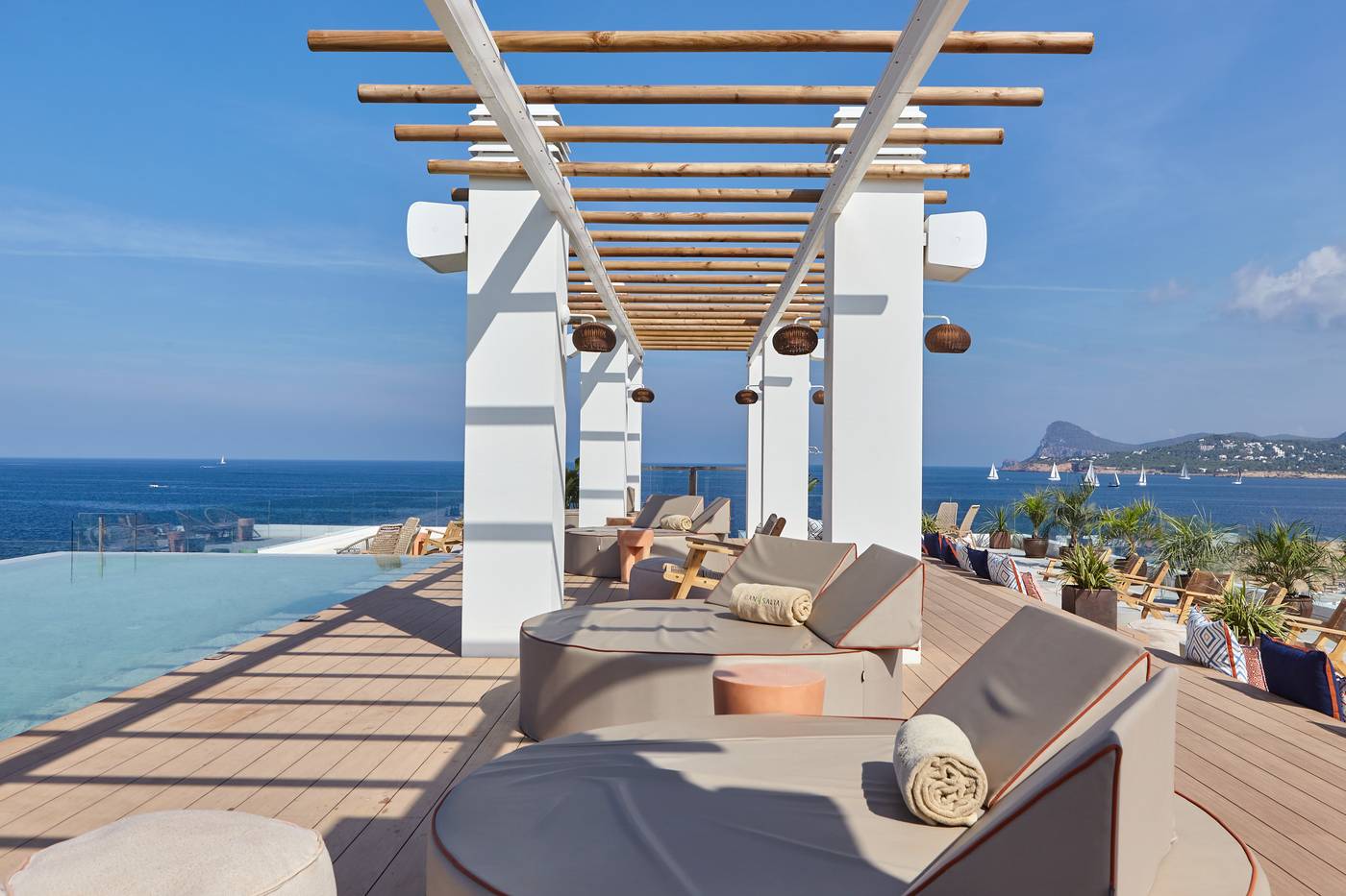 Marina-Palace-Prestige-by-Intercorp-Hotel-Group-Terrace-15