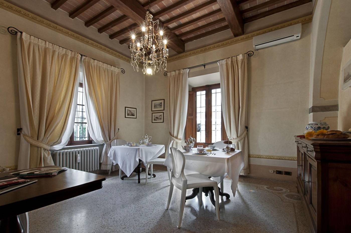 B-B-VillAmorosa-Restaurant-12