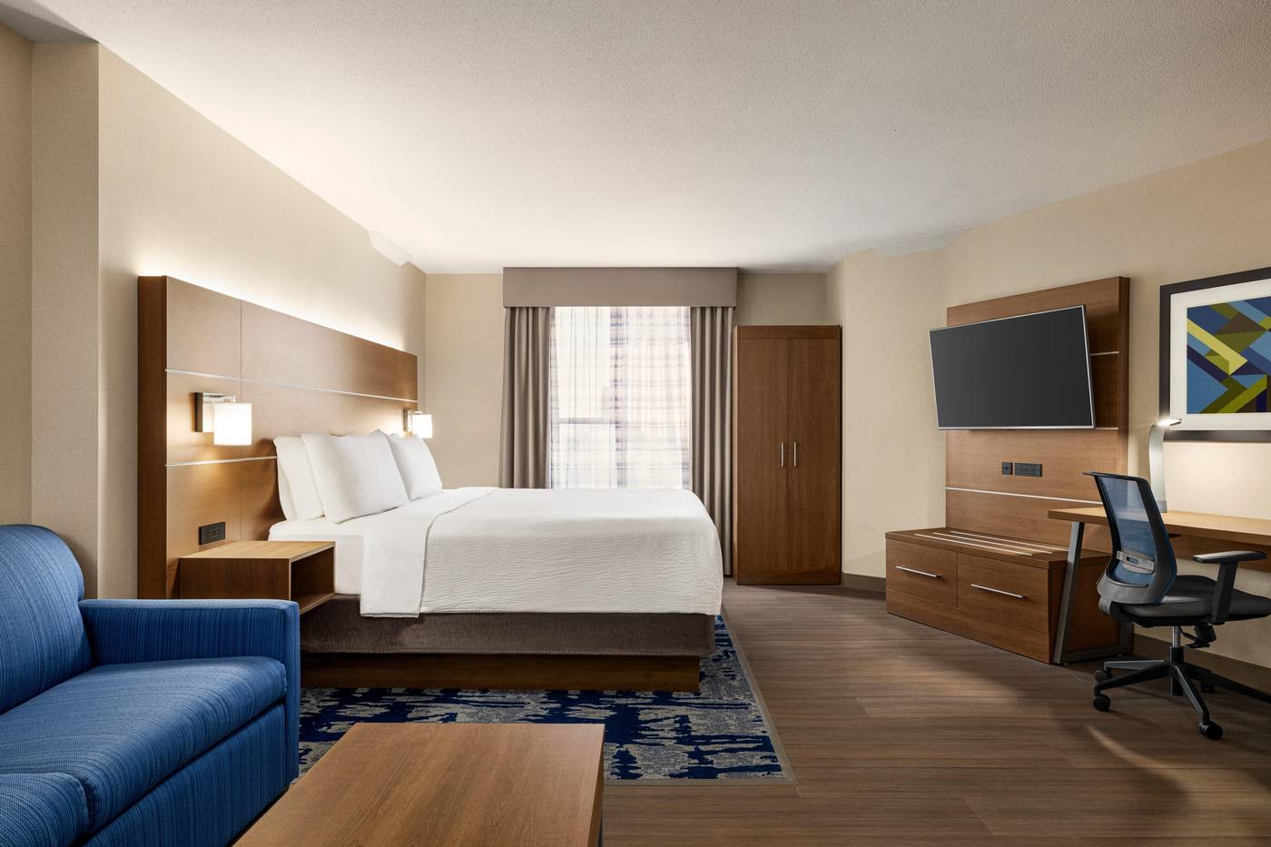Holiday-Inn-Express-Vancouver-Metrotown--Burnaby--Room-17
