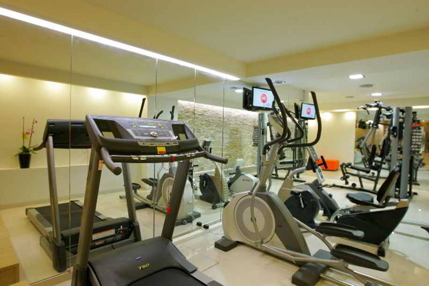 Palmera-Beach-Hotel---Spa---Adults-Only-Sports-and-Entertainment-58