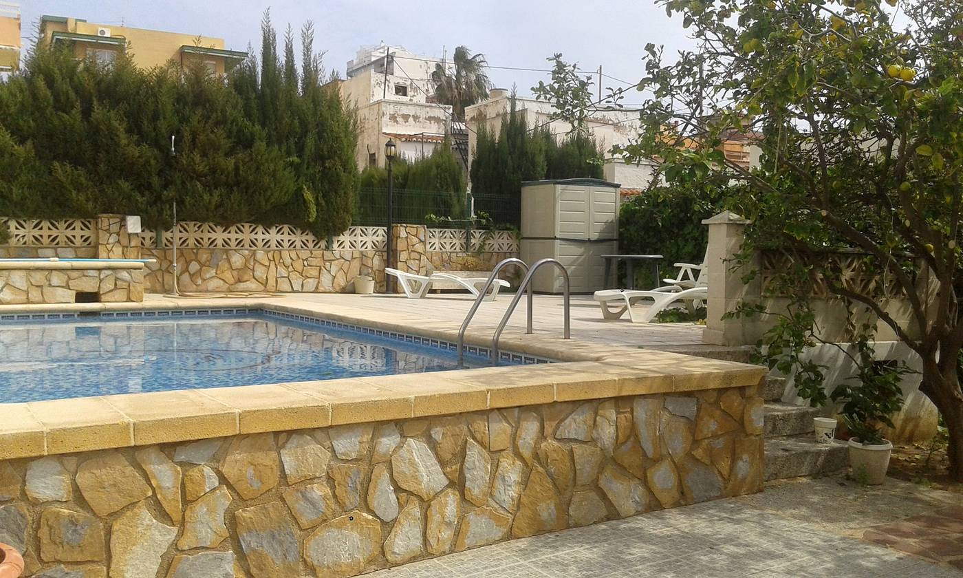 Apartamentos-Gandia-Playa-Centro-3000-Pool-1