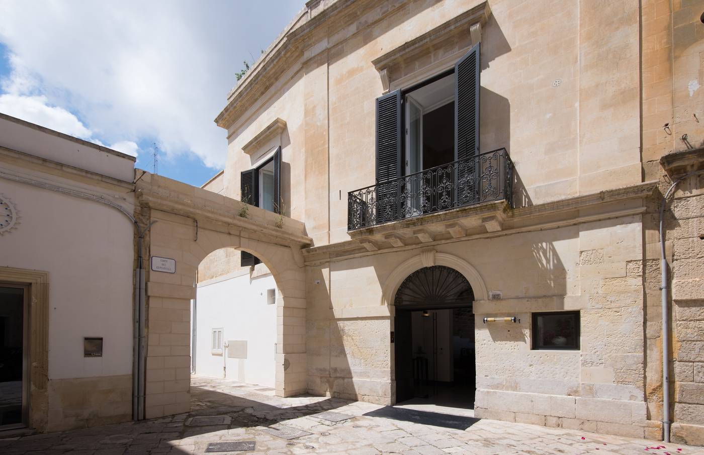 Palazzo de Noha-Italy-LECCE-General view-1