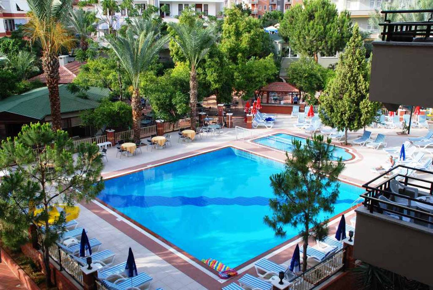 Orient-Suit-Hotel-Pool-1