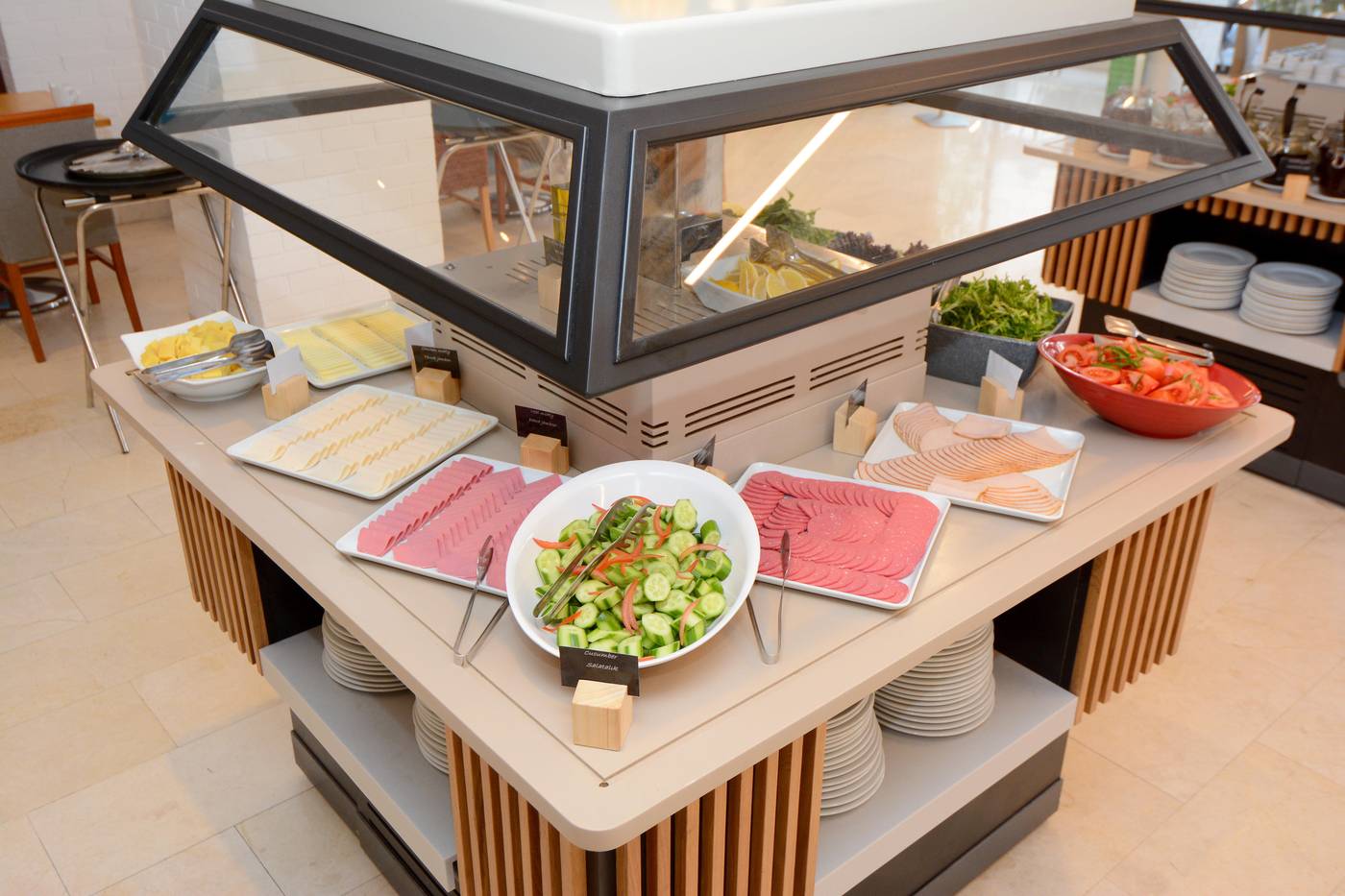 Holiday-Inn--Istanbul-City-Restaurant-28