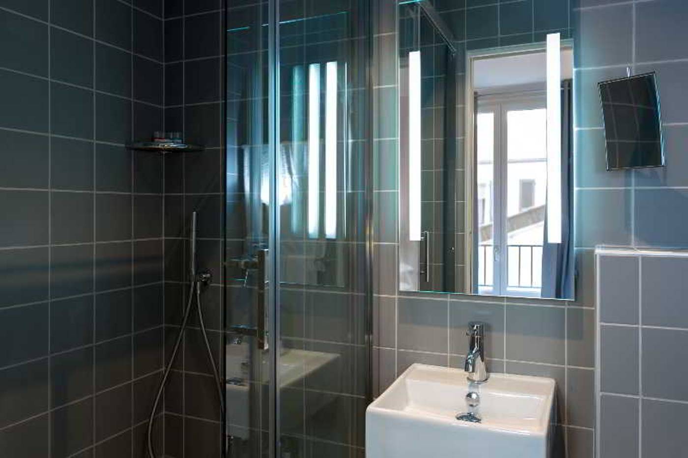 Mirabeau-Eiffel-Room-14