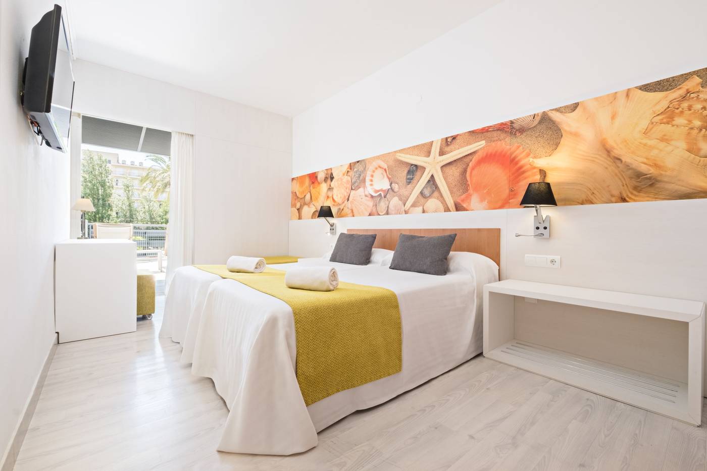 Azuline-Hotel-Pacific-Room-10